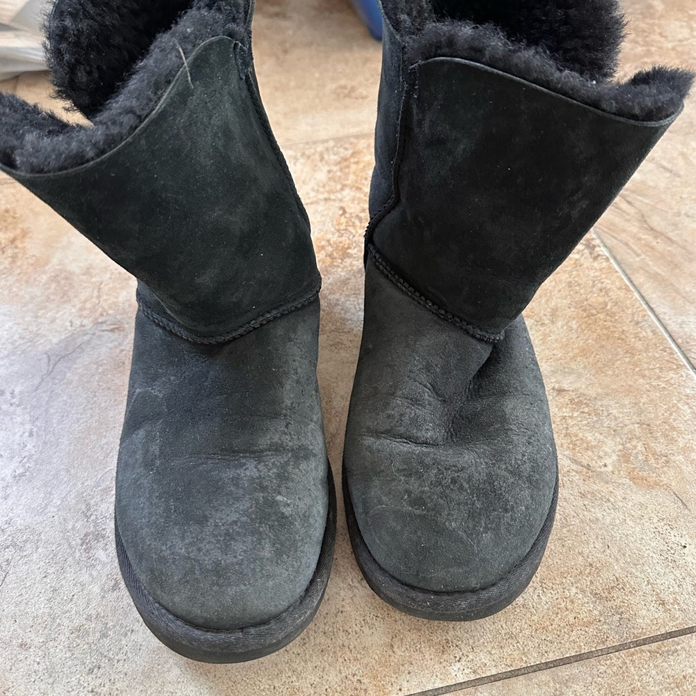 Black Shearling Lined Boots